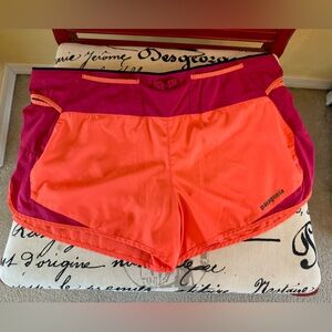 Patagonia Women's Hot Pink & Peach Shorts w/Built in Underwear EUC Size Medium